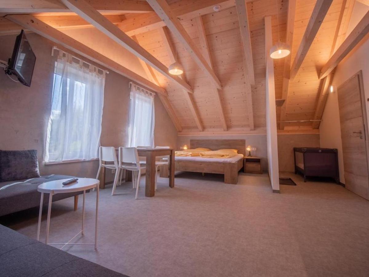 Bila Nisa Bedrichov (Liberec)